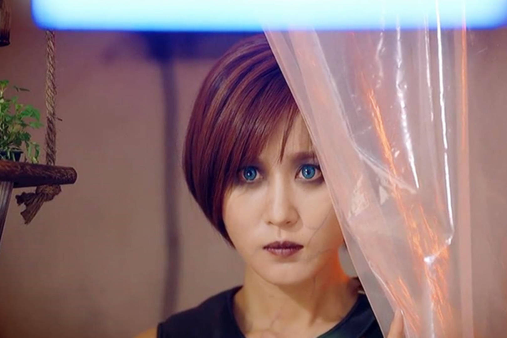 超异之荒漠地球男子隐瞒暗恋女神感染变异结果害了全队