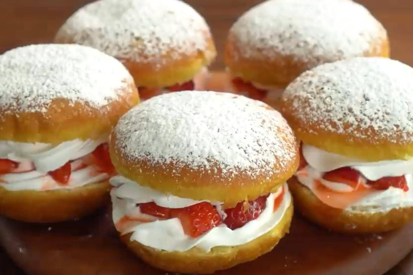 不用烤箱草莓奶油甜甜圈