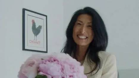纪梵希家族唯一的中国媳妇，50岁出道当超模却被骂丑？
