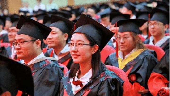 未来不少专科院校和民办高校，哪个更容易倒闭？