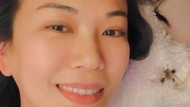 萧敬腾未婚妻晒自拍，50岁冻龄有术像小姑娘，她是怀孕了吗？