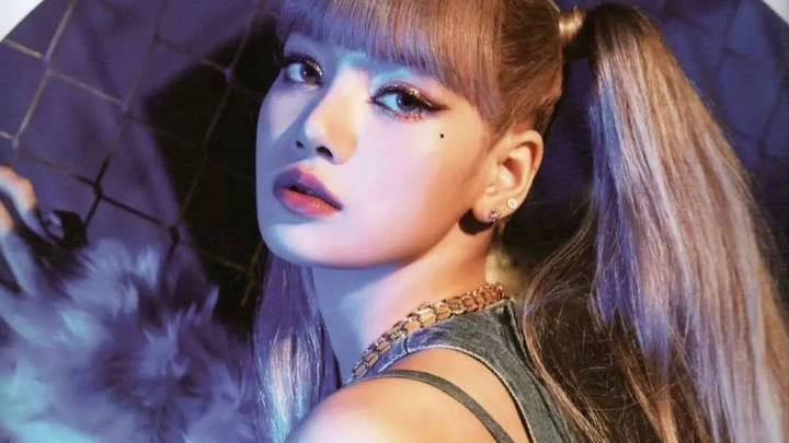 Lisa疯马秀脱衣舞门票被抢光，粉丝们破防了，你认为是真的吗？