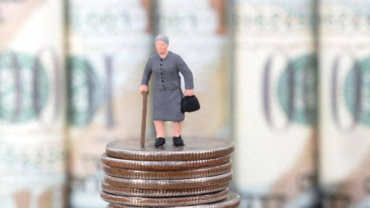 抛妻弃女之后，老头要求月薪6000女儿支付4500赡养费，合理吗？