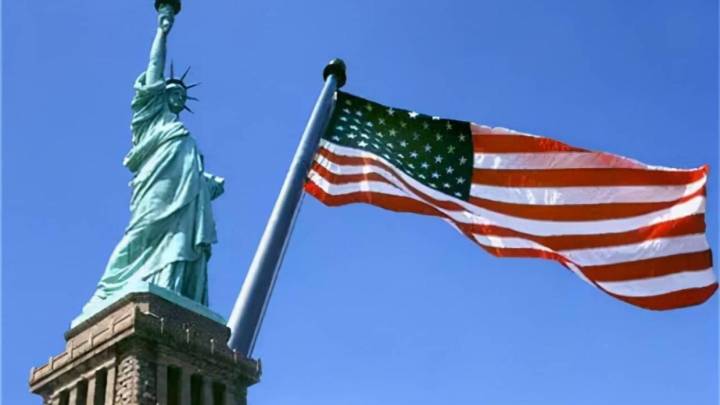 美军航母跟伊朗硬碰硬，战机紧急升空迎战，你怎么看？