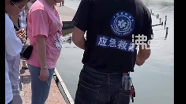 游客手机掉西湖被要1500元打捞费，景区收费，你觉得合理吗？