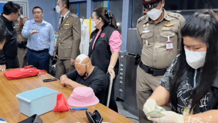6名中国乞丐在泰国被捕调查结果为与人口贩卖无关，应该禁入泰国吗？