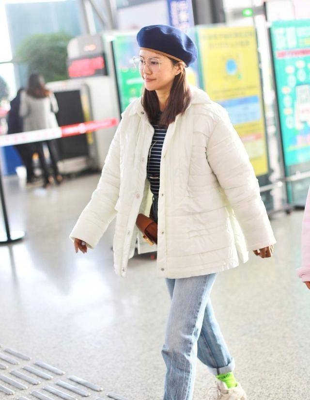 原创谭维维罕见带老公现身陈亦飞紧跟老婆夫妇发脾气都一个表情