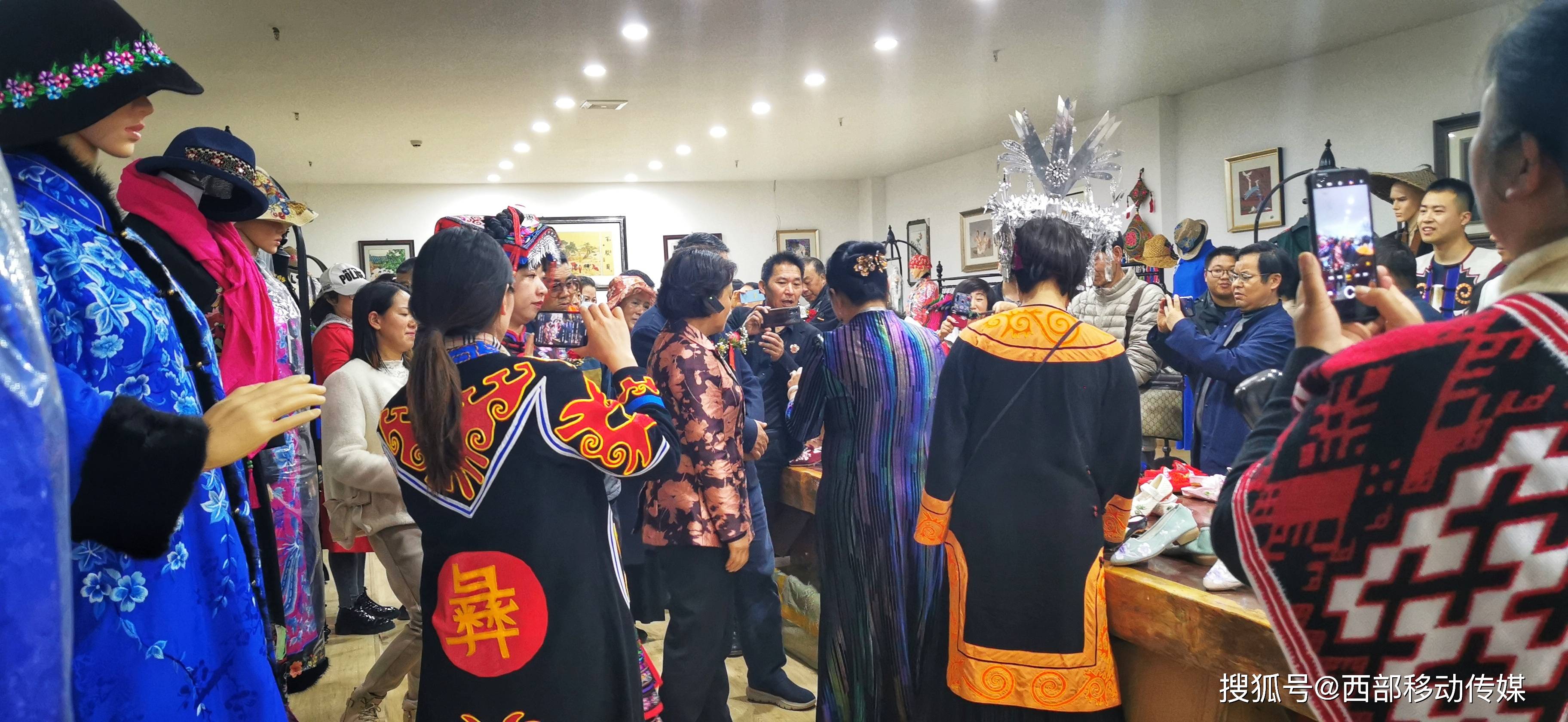 中云大慈集团从一颗小小绣花针绣出的一个彝花绣文创产业园