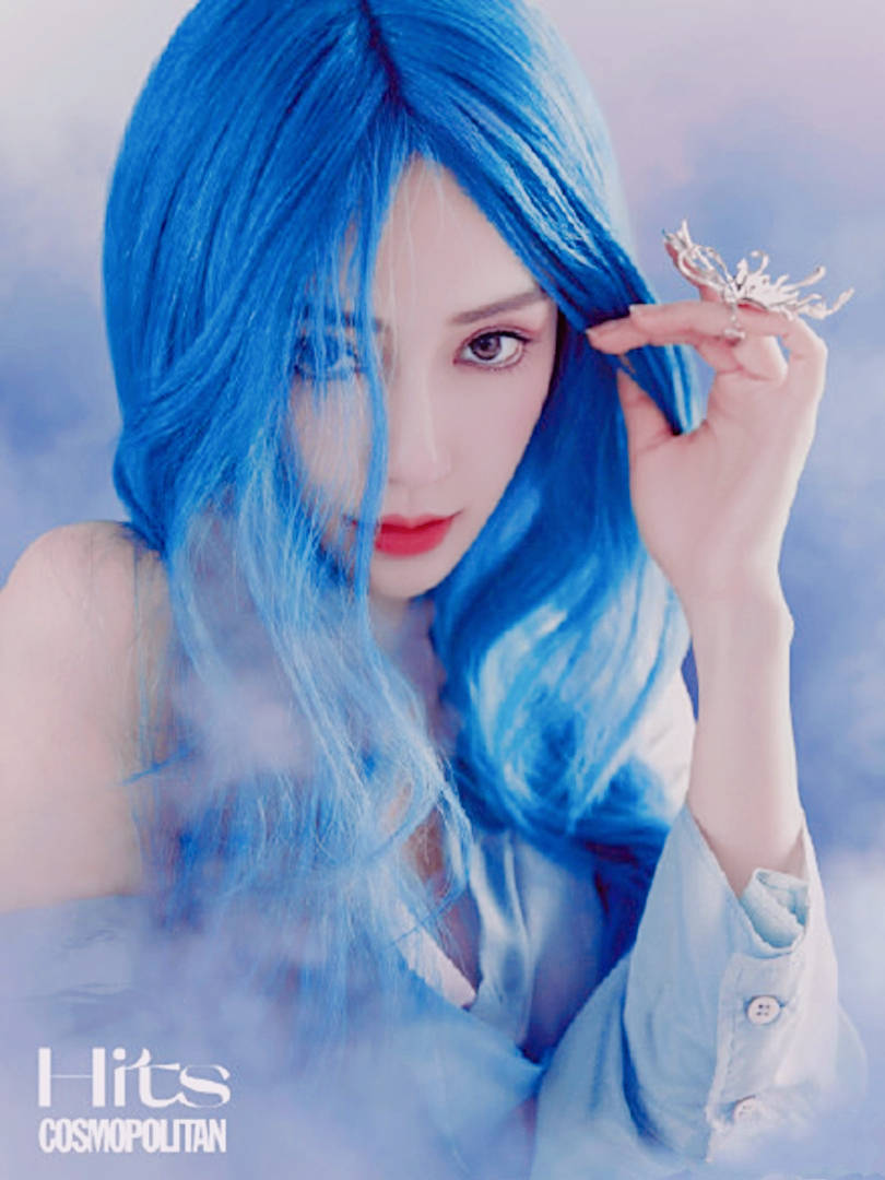 二次元仙女angelababy蓝发怼脸照,今天是为美女心动的一天!