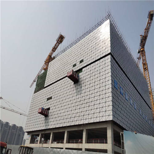 浅析建筑爬架网在高层建筑中的发展优势