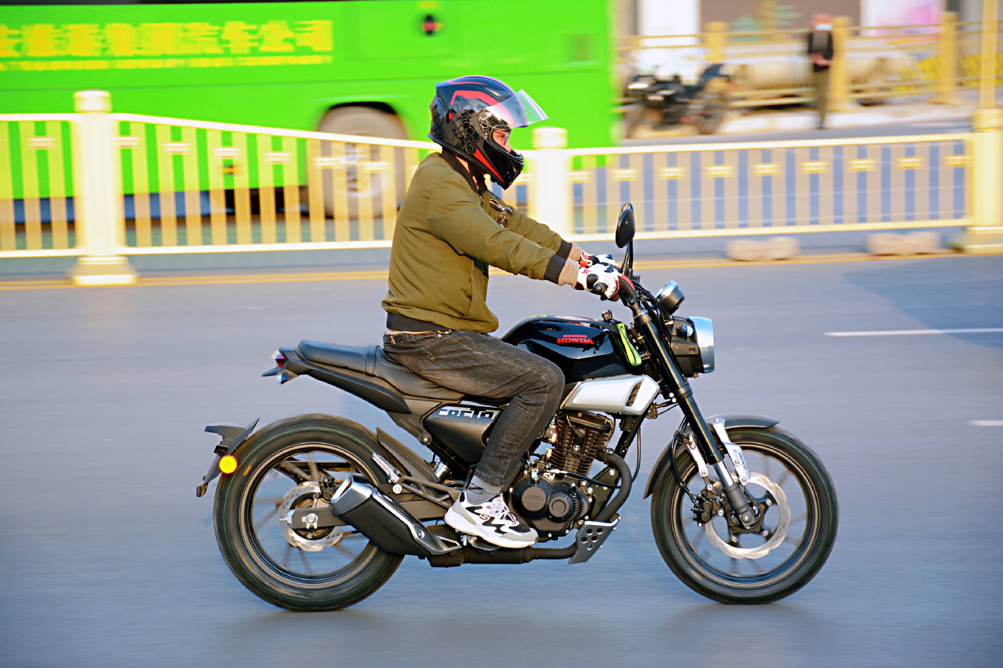 摩托车旅行怎么样摩旅出行不容易西安的包容让人羡慕