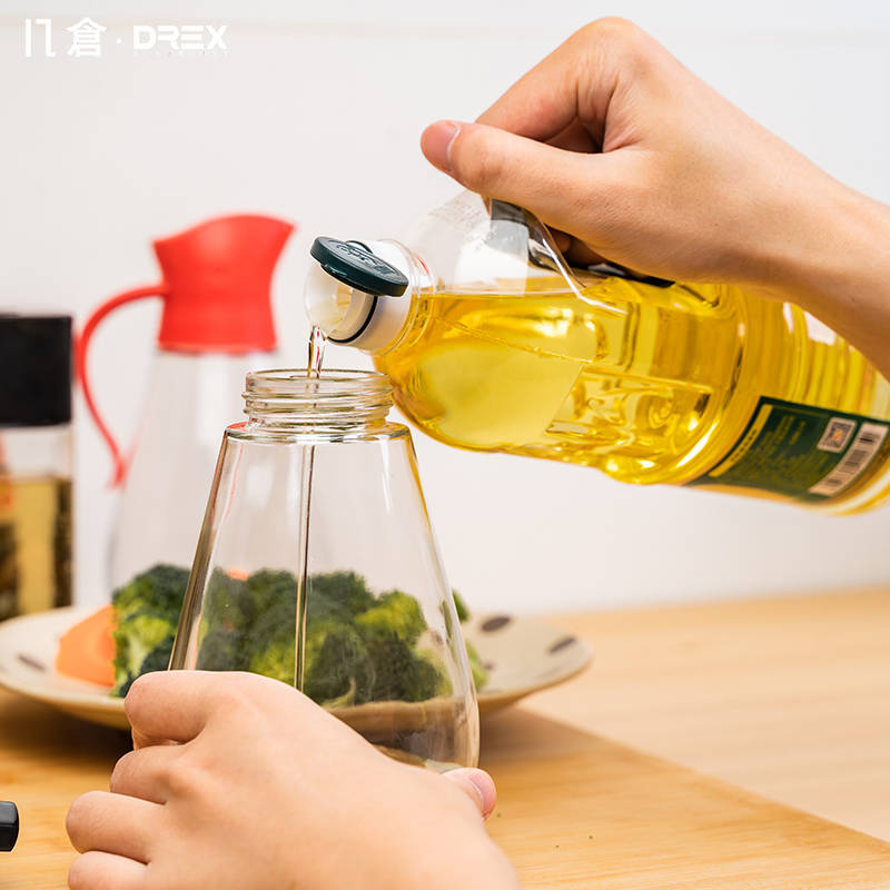 5,回油小孔,倒油更顺畅.一款好的厨房工具,让家多了些触手可及