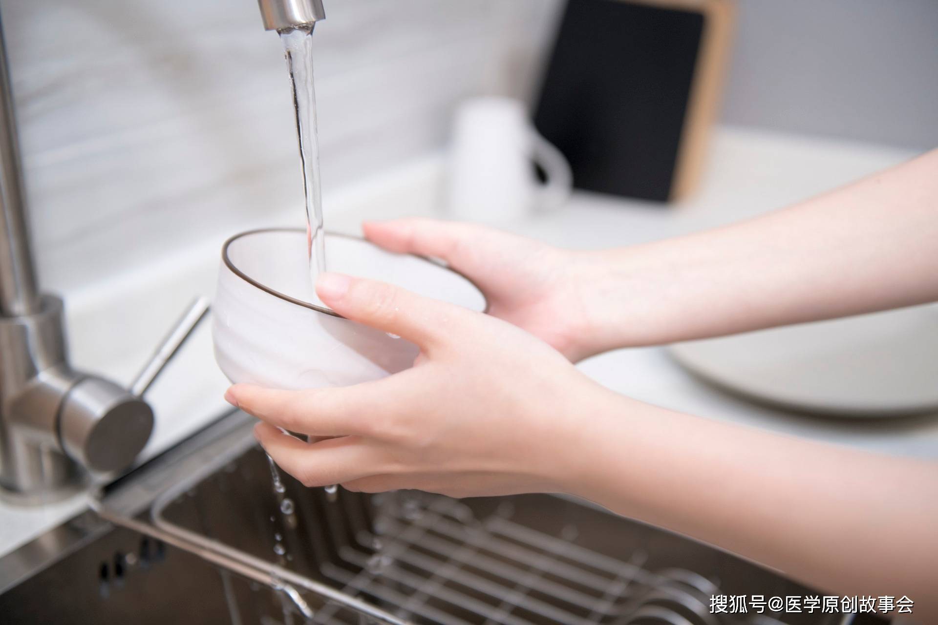 原创
餐前烫一烫碗筷,这种广东的谜之风俗有用吗?看了检测结果再决定