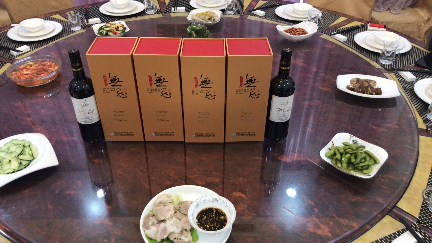 工作应酬要喝,朋友聚会要喝,婚庆这种大场面更少不了一壶白酒撑场面.