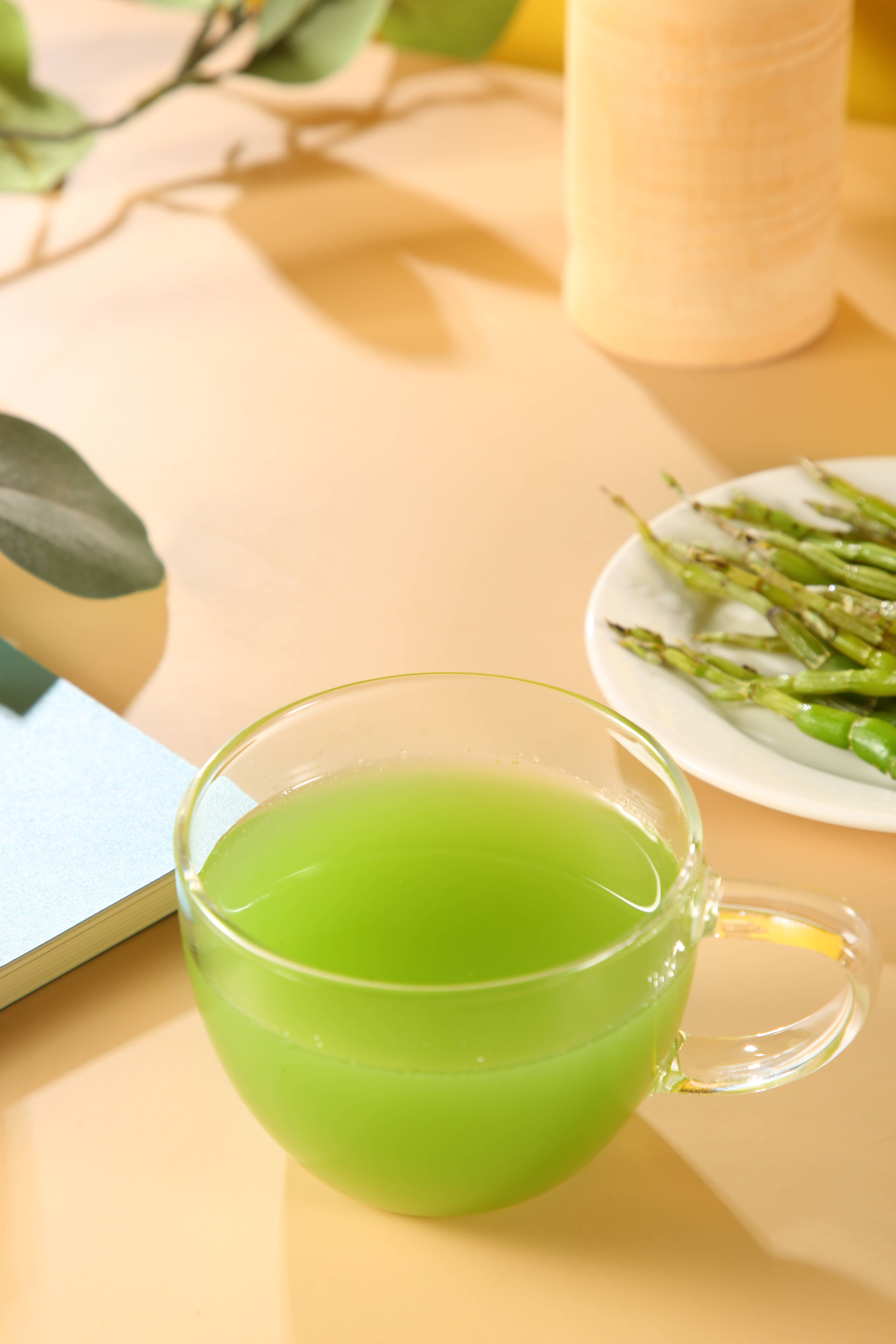 七小斛-鲜榨石斛汁铁皮石斛鲜榨汁食材:鲜铁皮石斛20克制法:将鲜铁皮