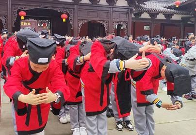 "临汝书院"举行,300余名学生行拜师礼