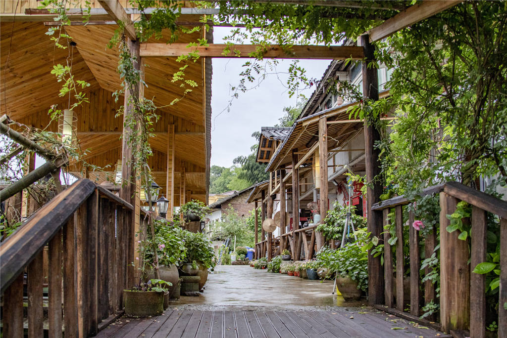 马溪老家豆花店在川西古民居的基础上,还植入了禅意文化,是一家以禅意
