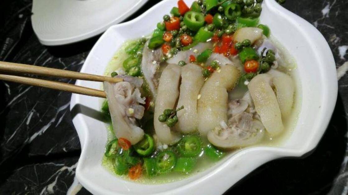 藤椒风味猪蹄制作方法