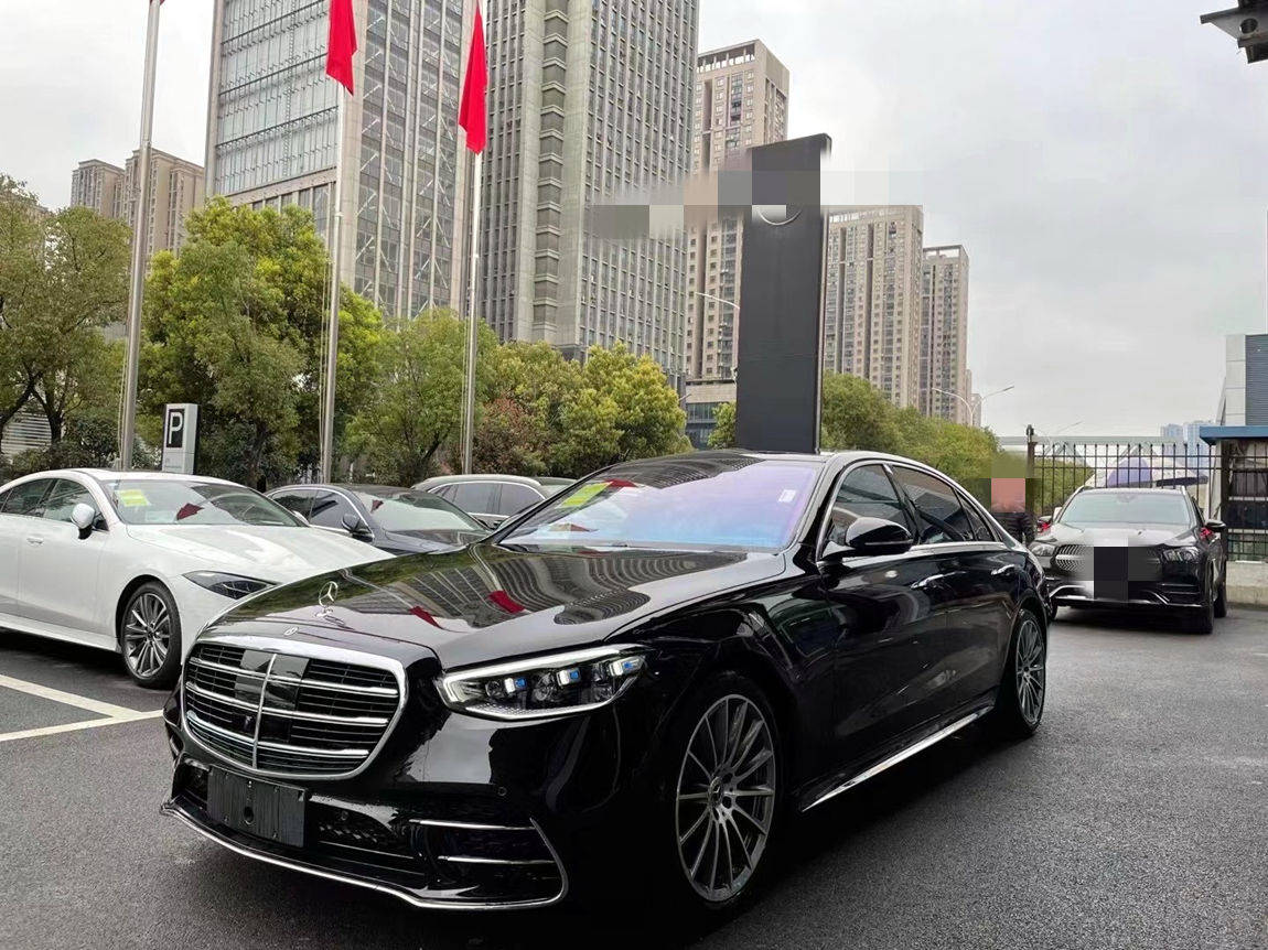 奔驰s500l黑外棕内最新款