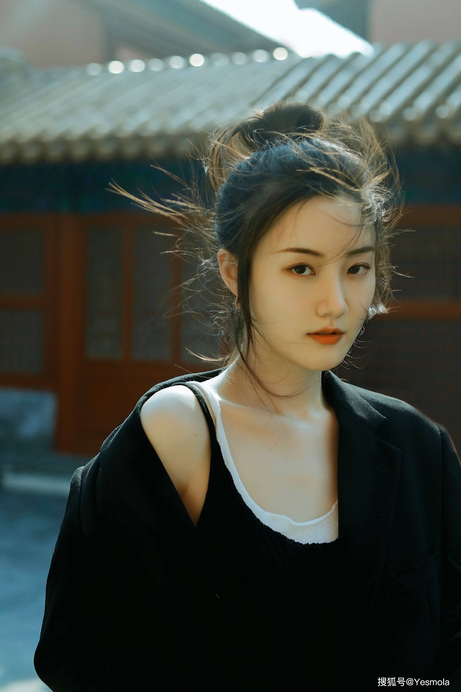 张乔耳六月初夏写真少女感十足气质获赞