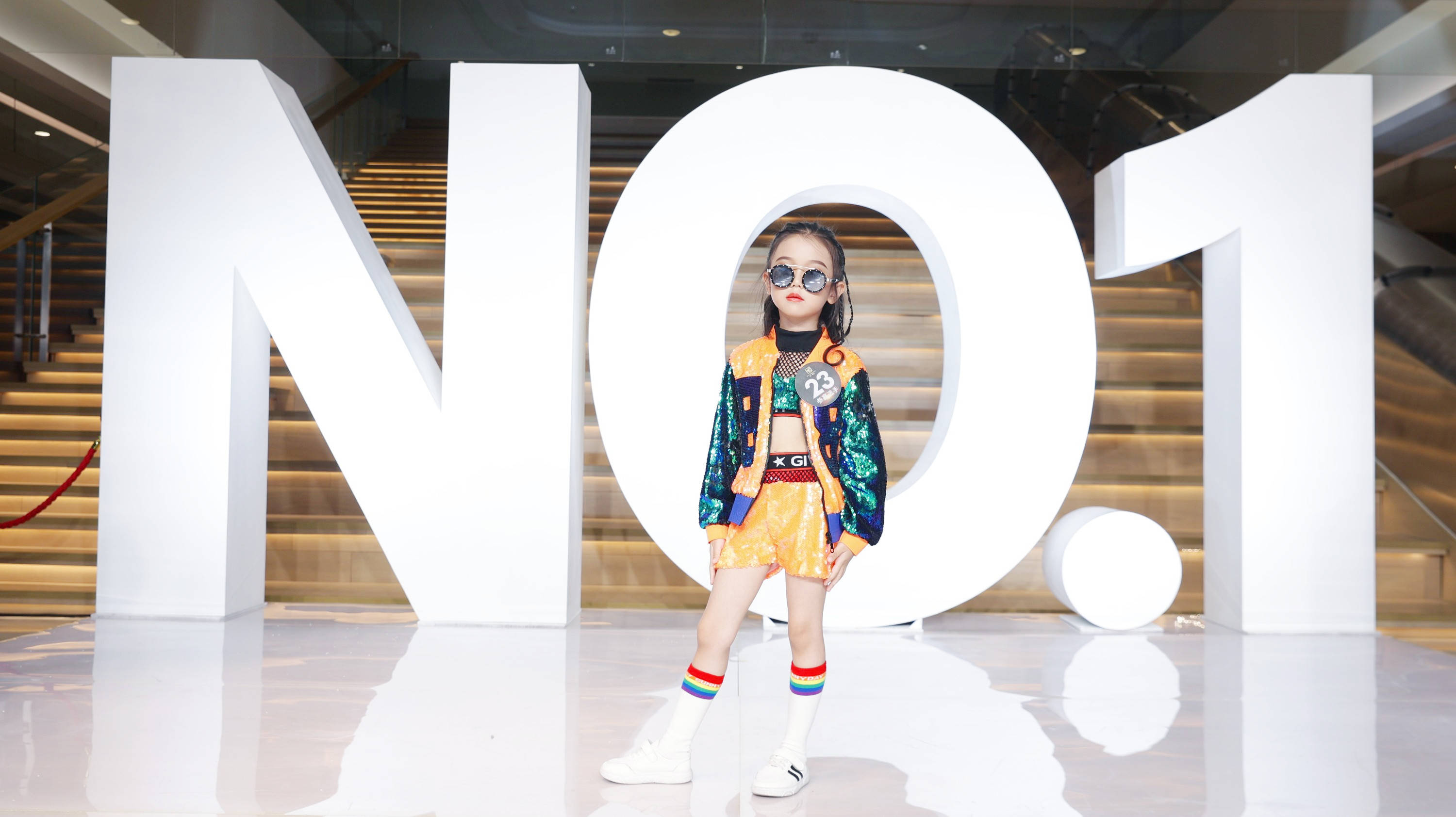 专访| 第一童星人气之星 李海云:67展示最美的自己_童模