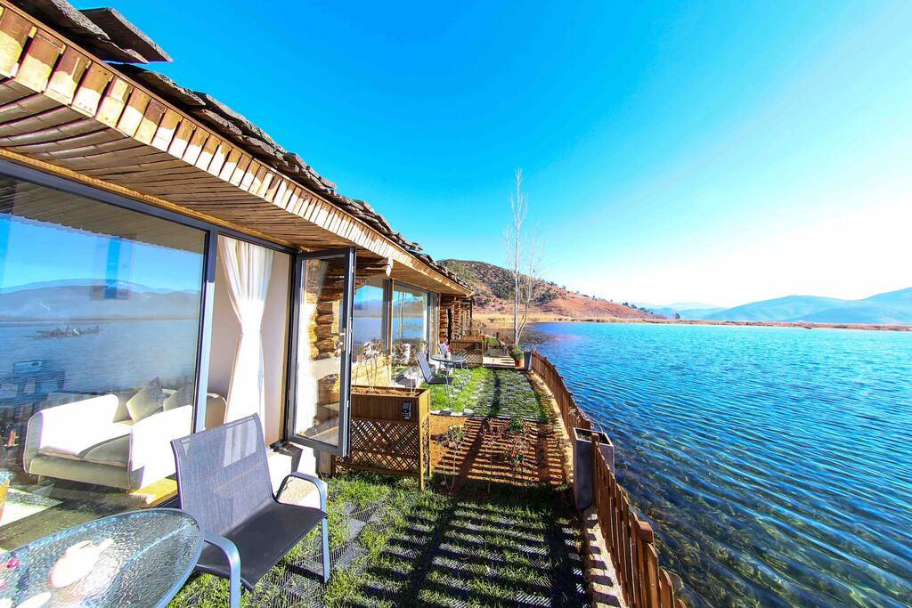 端午节找一间湖边小屋慵懒的度假