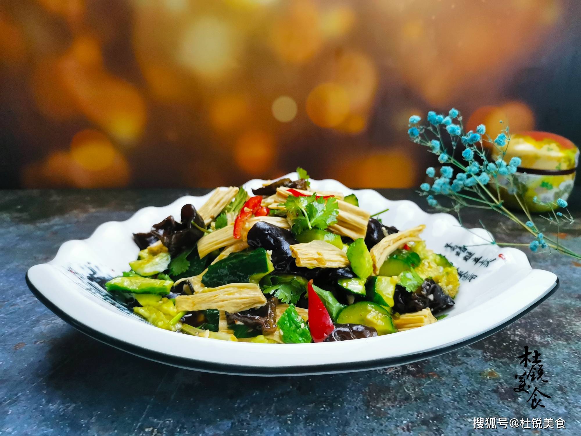 天热不愿吃肉怎么办有植物肉之称的食材夏天凉拌特好吃