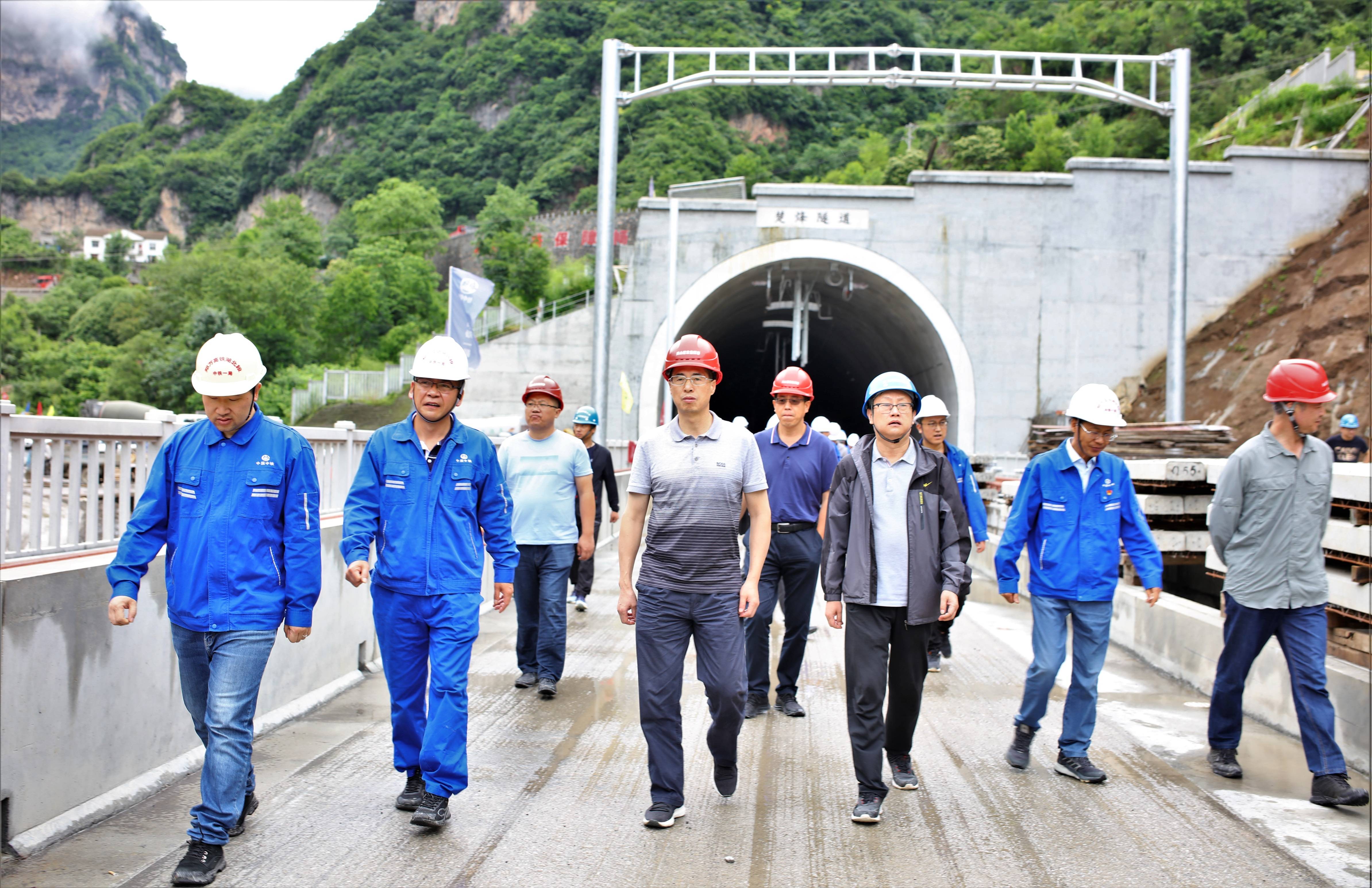 神农架讯(通讯员 冯立欣:6月18日下午,国家铁路集团工管中心彭学理