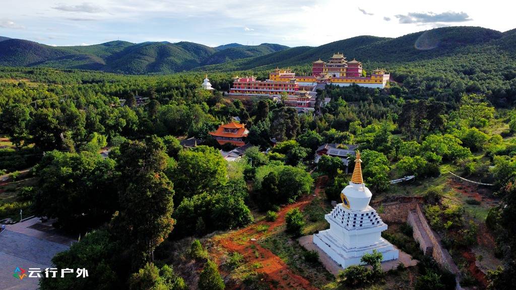指云寺建于清雍正五年为丽江五大寺(玉峰寺,指云寺,文峰寺,丽江福国寺