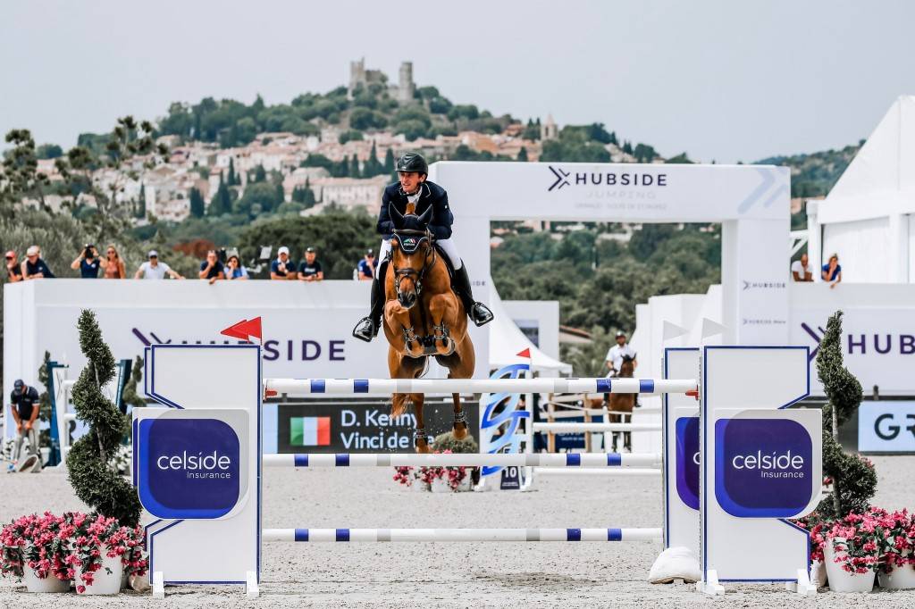 原创达拉赫肯尼登圣特罗佩五星级150米争时赛冠军台