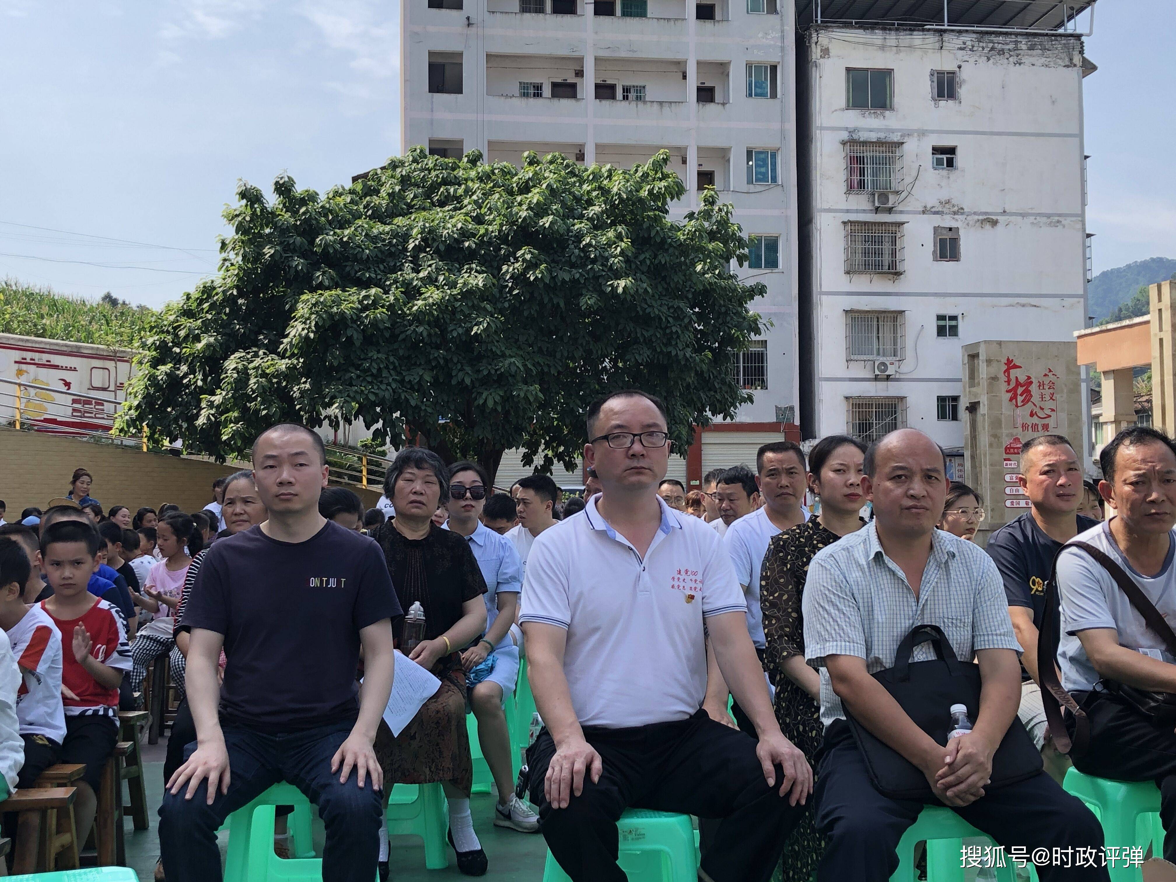 合江县先滩镇举行庆祝建党100周年文艺汇演