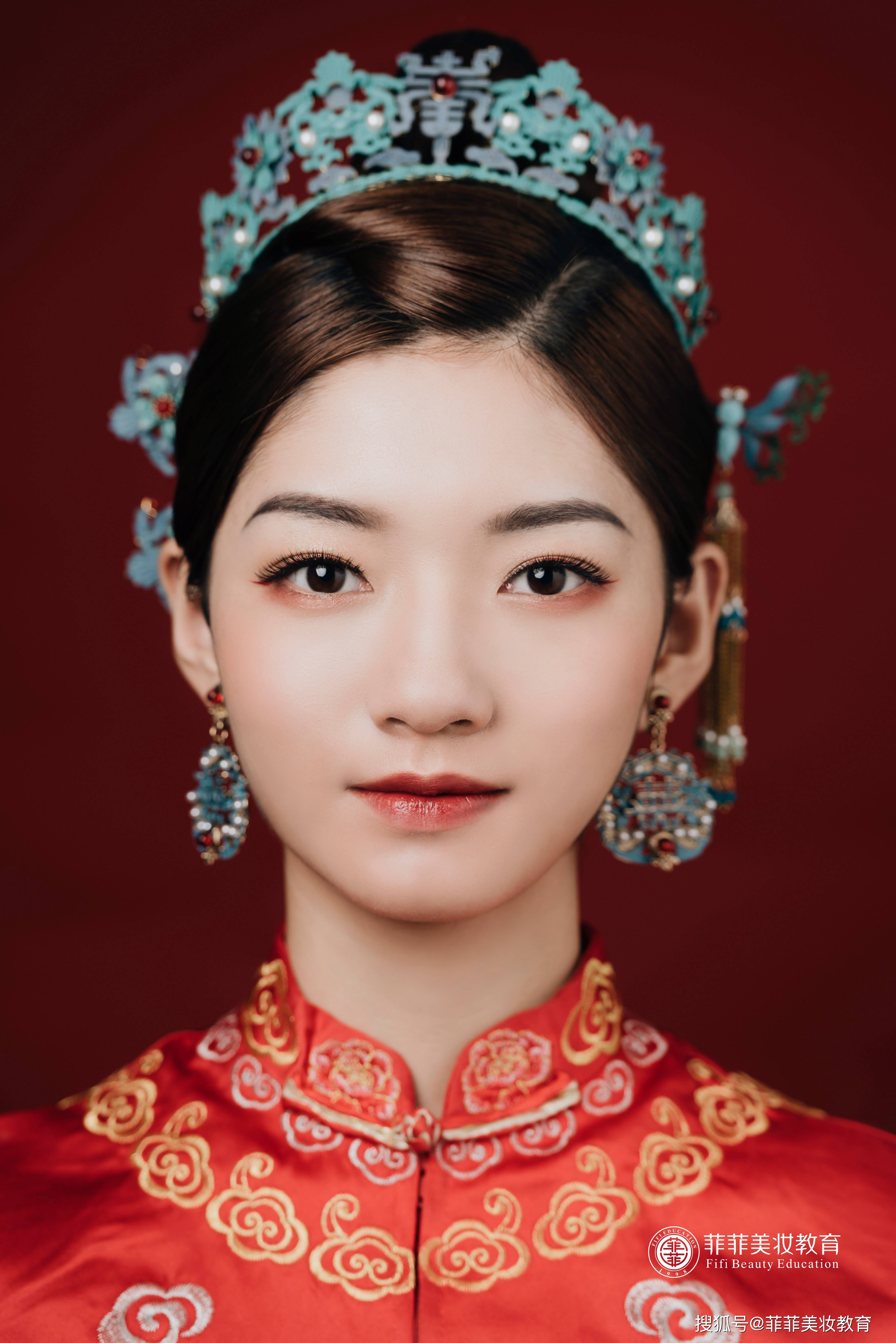 中式新娘妆特点图片