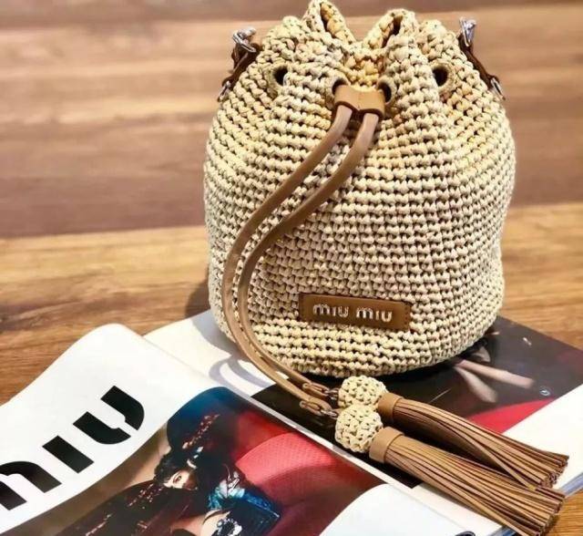 奢侈品居然也出菜篮子70张图告诉你草编包怎么选