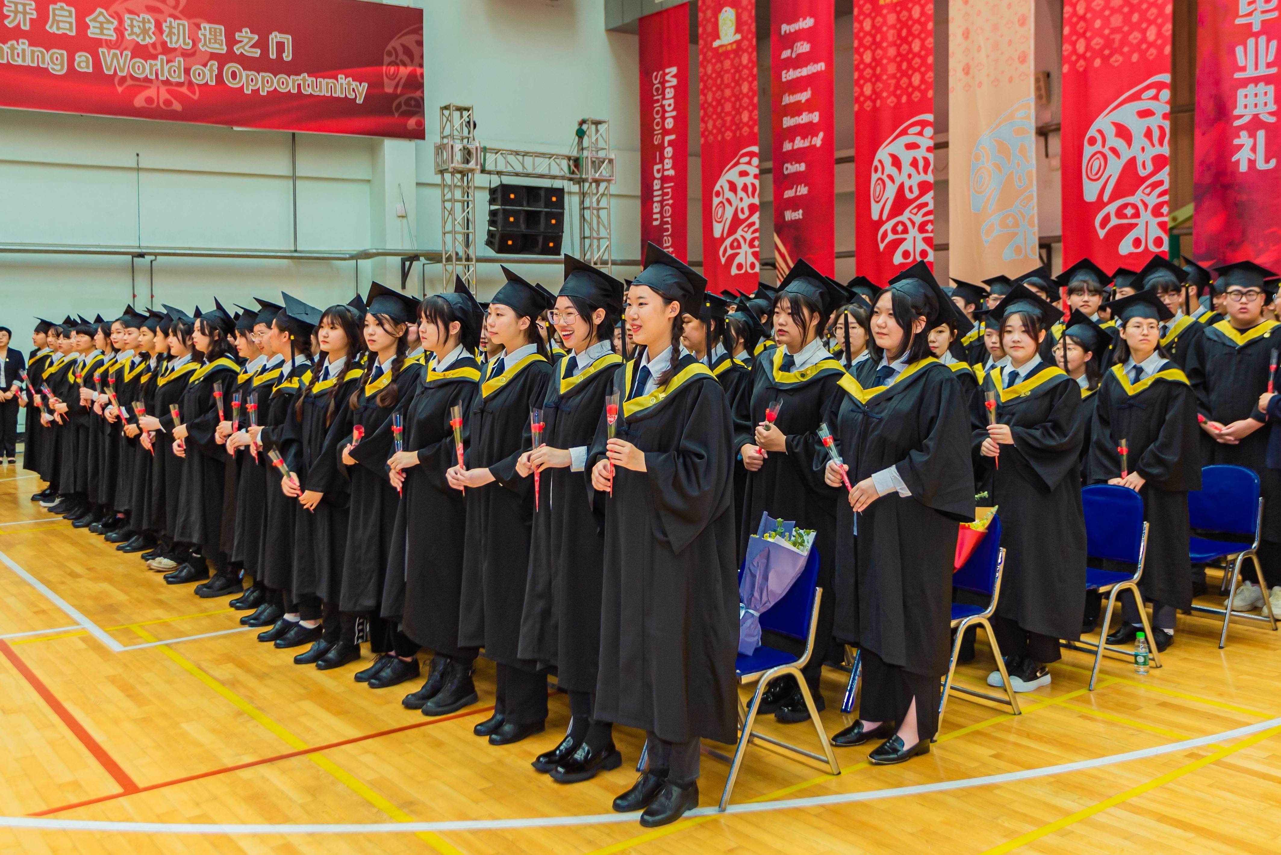 大连枫叶国际学校 2021第二十三届高中毕业典礼隆重举行