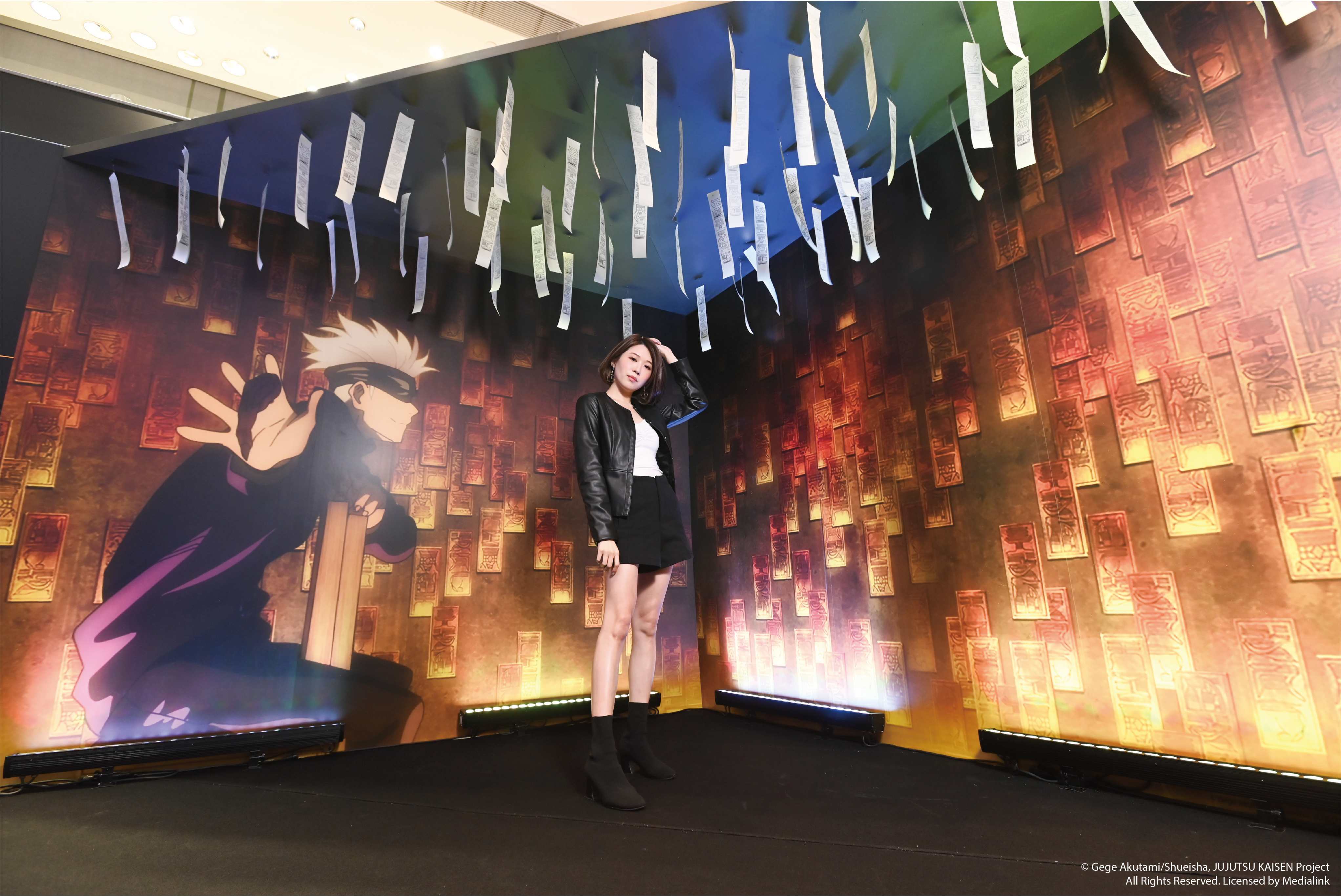 热潮|羚邦News|人气动漫《咒术回战》热潮席卷香港，特设1：1打卡墙神还原咒术场景