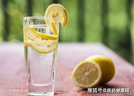 自己怎么做柠檬水好喝 0ed809fbf0ff4a3cba80d1aa63993497.png