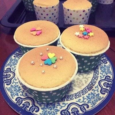 原料|两个鸡蛋，一碗面粉，轻松做出美味蛋糕