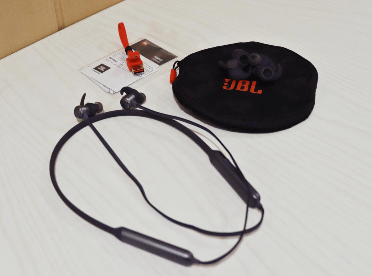 后挂式耳机推荐,适合运动佩戴的后挂式蓝牙耳机