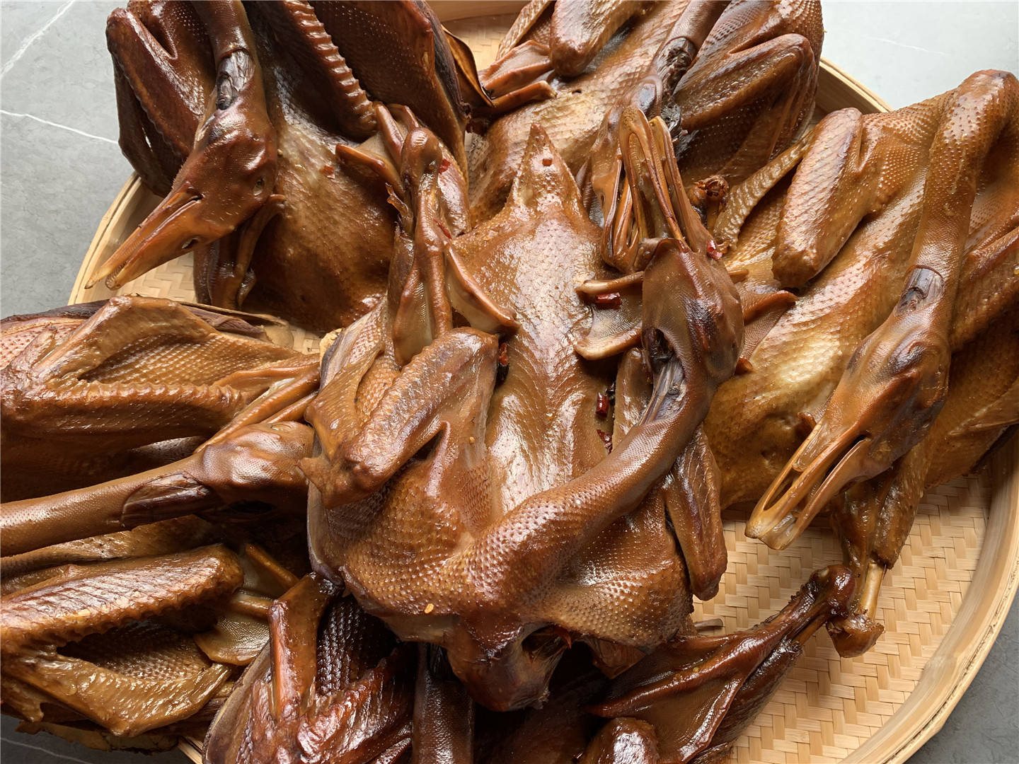 几千年历史传承下来的美食文化.永泰人对熏鸭是情有独钟的.