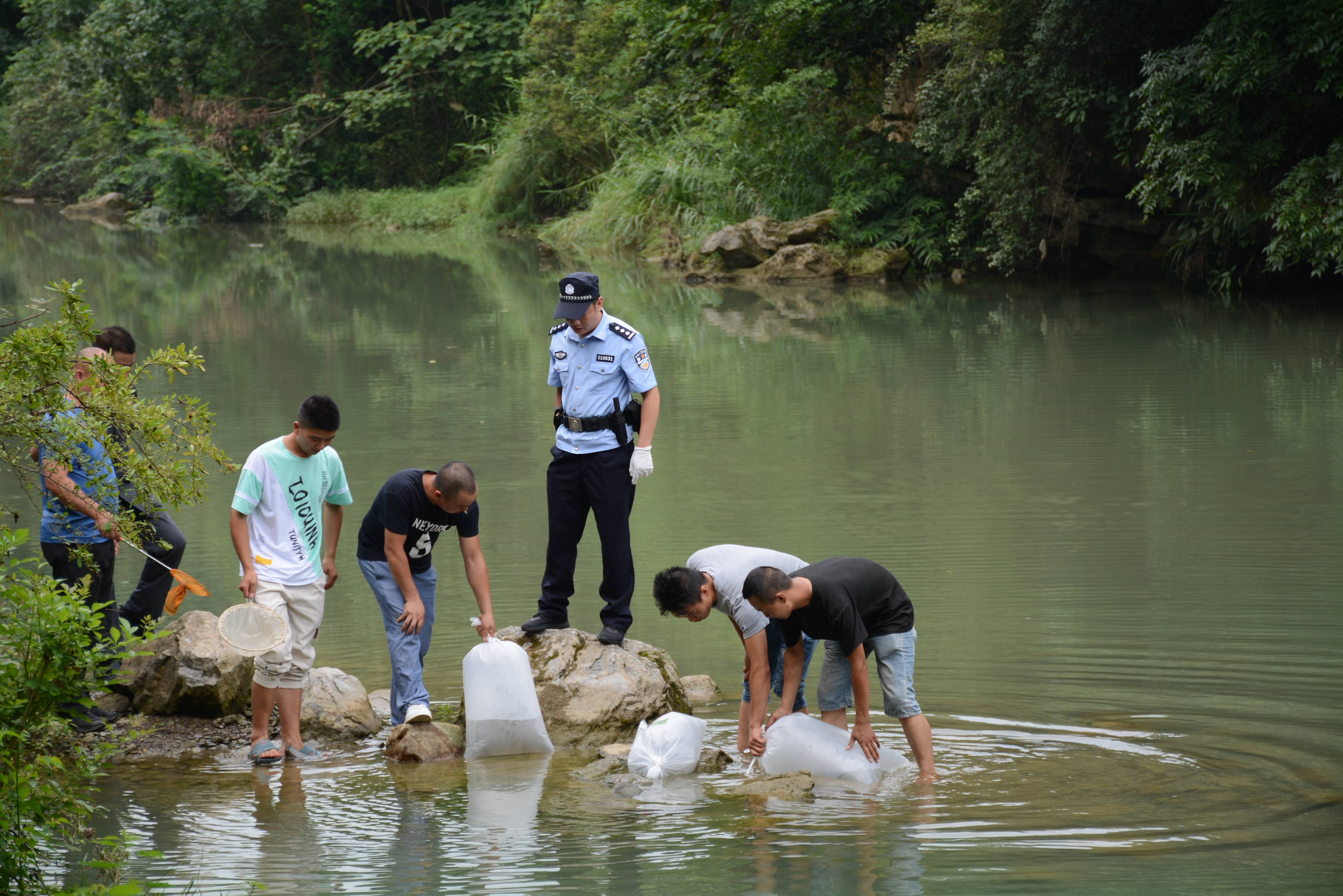 四被告人非法捕捞水产品获刑