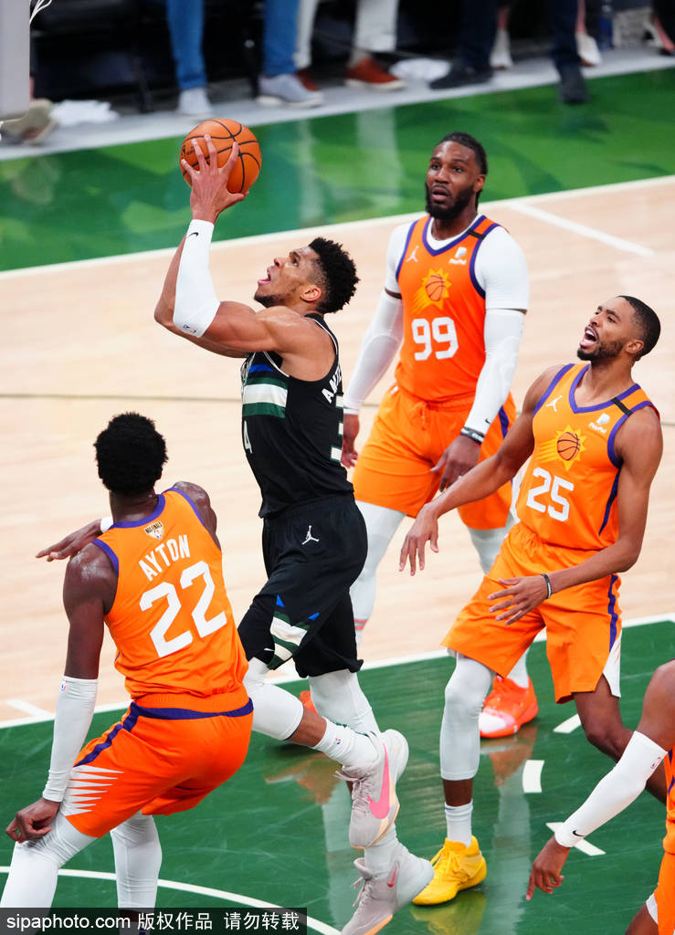 组图:雄鹿胜太阳夺冠 字母哥暴力隔扣 逆天封盖