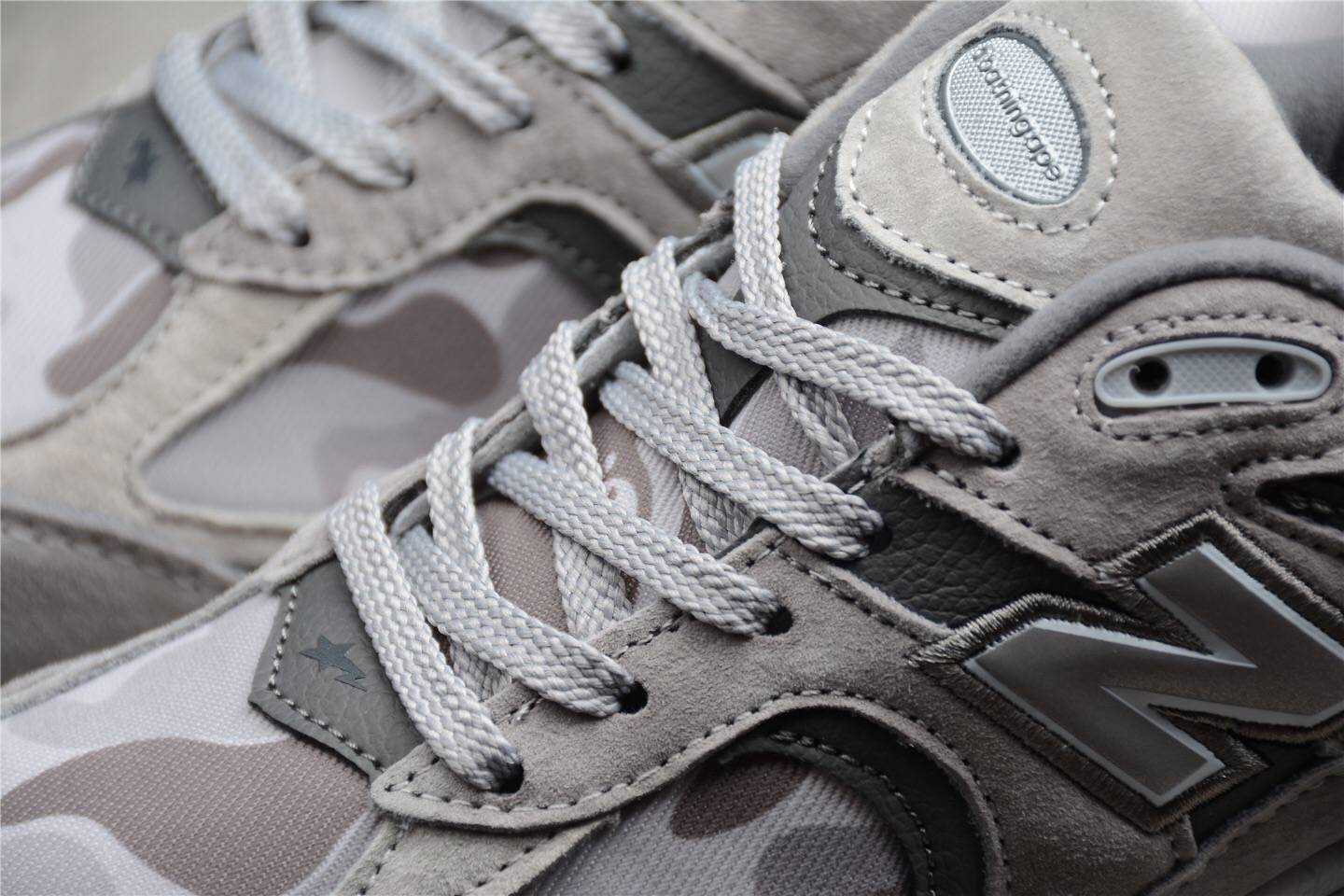 新百|新百伦NB联名灰迷彩 Bape x New Balance 2002 反光运动跑鞋