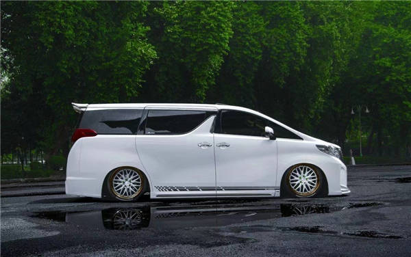 李洋分享丰田埃尔法改装airbft气动避震低趴魅力展示