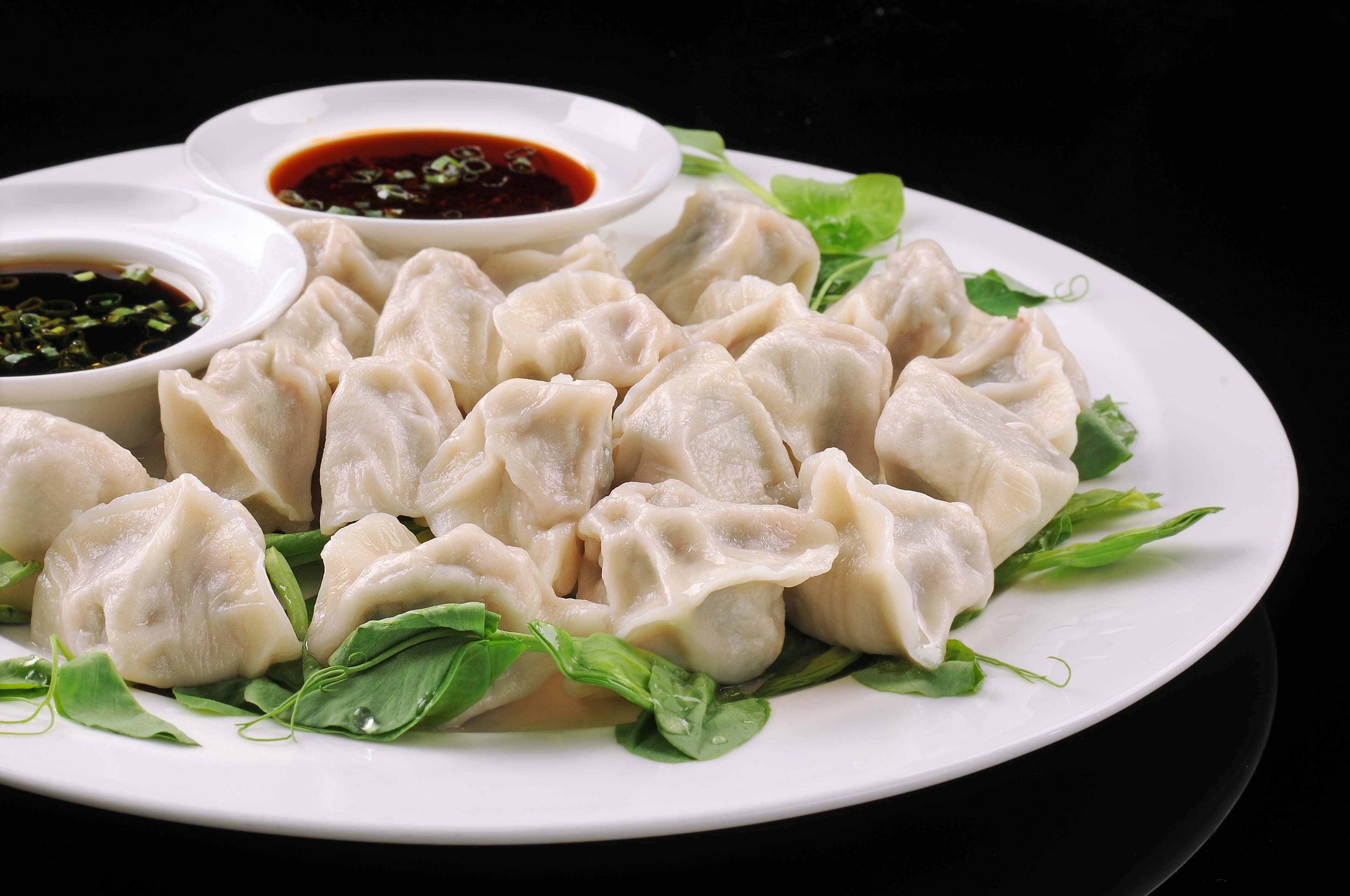 女秘书冲饺子店老板喊 4斤水饺