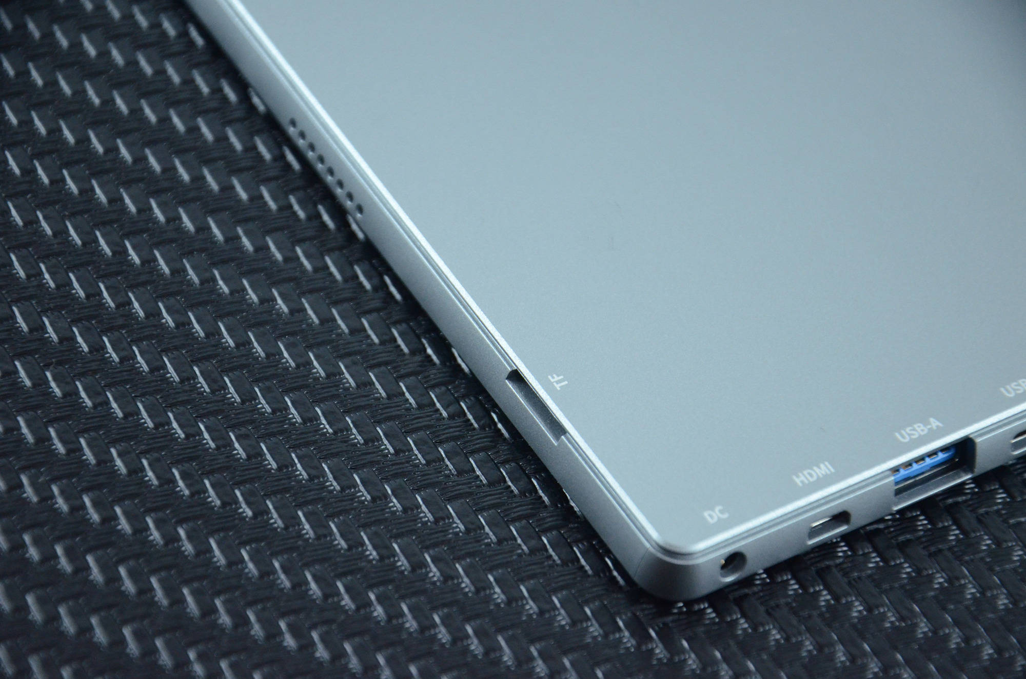 酷比魔方iwork20二合一平板评测千元价格101英寸屏设计