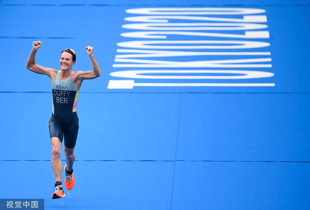 会铁人三项,女子个人赛,百慕大女子铁人三项运动员弗罗拉-达菲夺金