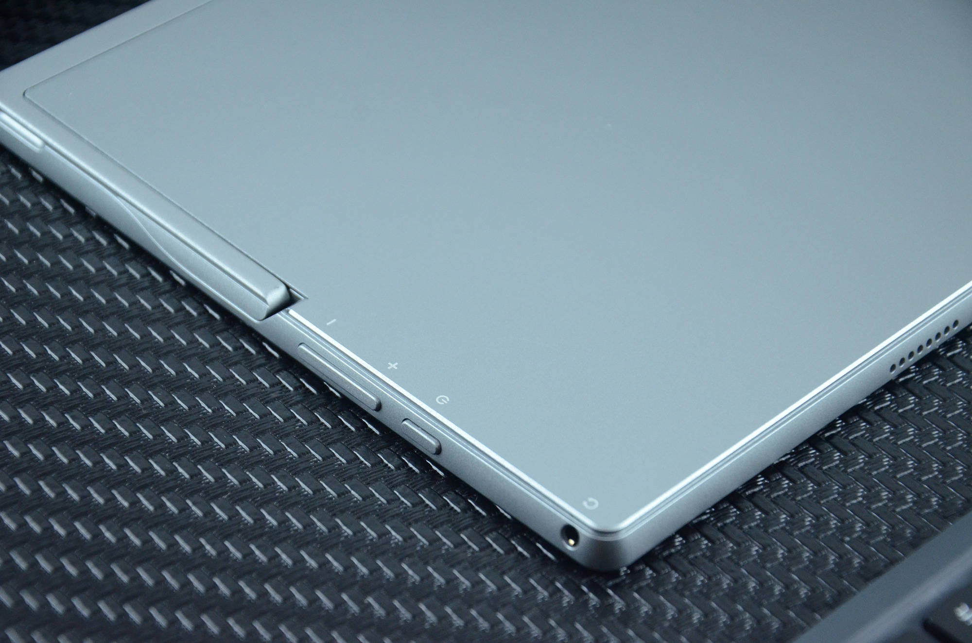 酷比魔方iwork20二合一平板评测千元价格101英寸屏设计