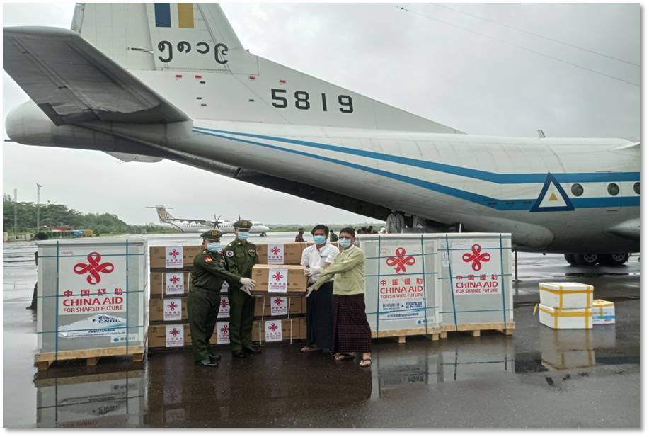 原创缅甸空军运八运输机米17直升机齐出动分发中国援助疫苗