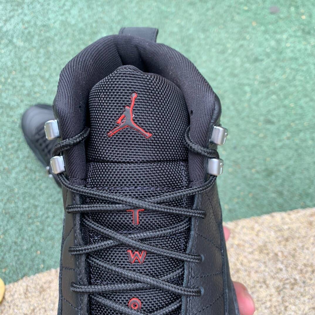 设计|乔丹 Air Jordan 12 Utility 黑水晶底篮球鞋评测