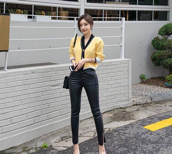 御姐|韩国模特孙允珠韩版淡黄色针织小开衫搭配修身九分小脚皮裤网拍